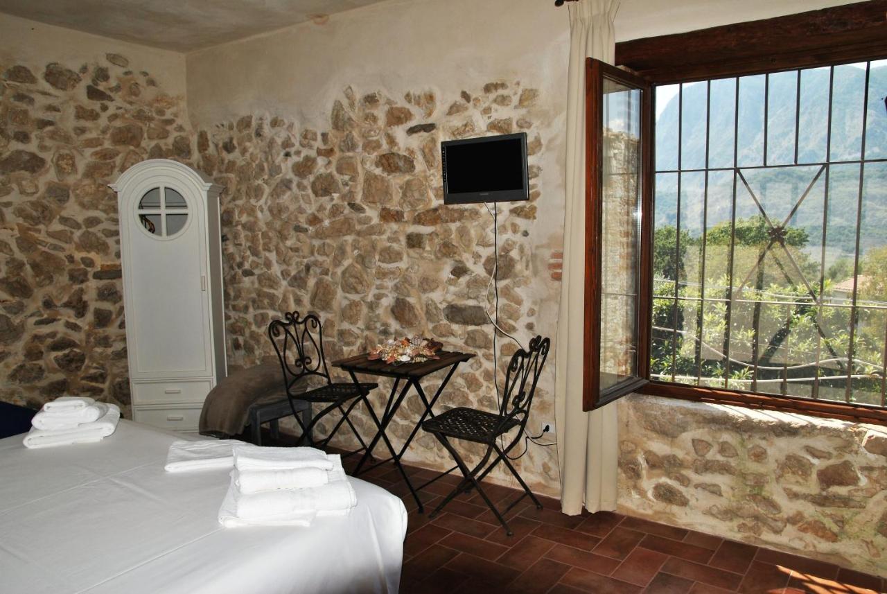 B&B Milleunapietra Romantic Guest House Ausonia Exterior photo